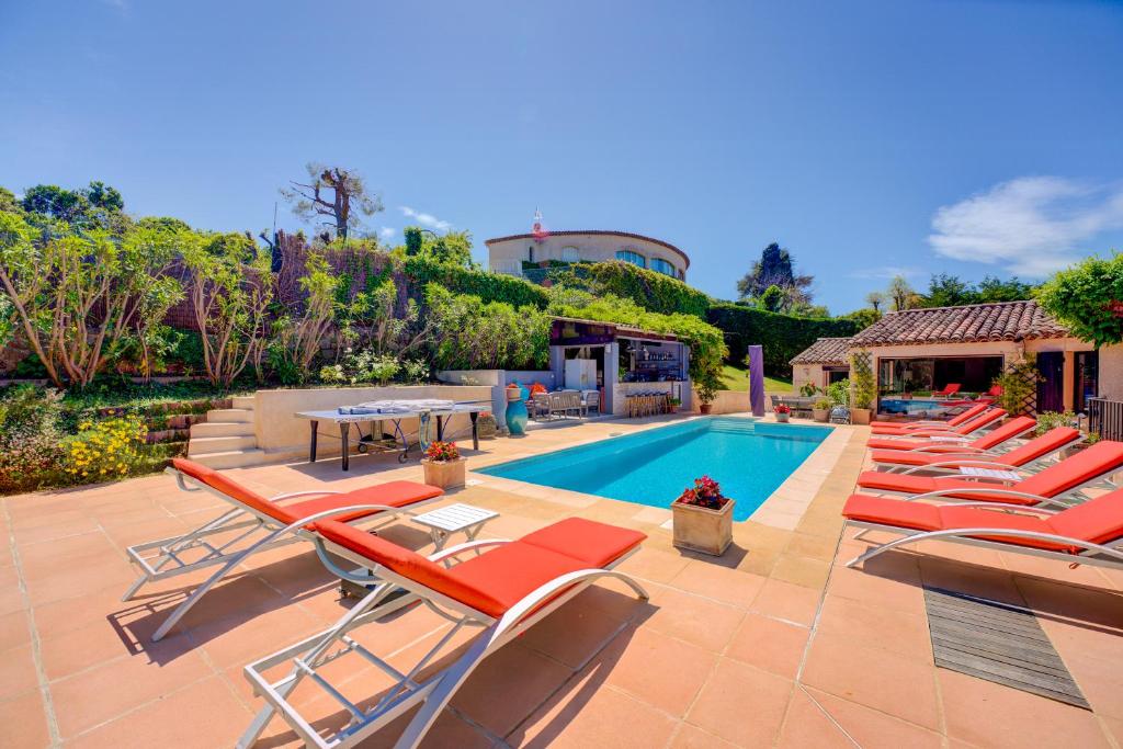 MAGNIFIQUE VILLA 8 PERSONNES 1850 Grand Boulevard de Super Cannes, 06220 Vallauris