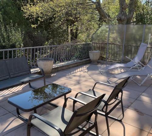 MAGNIFIQUE VILLA À 10 MINUTES À PIED DU CENTRE-VILLE D'AVIGNON WiFI GRATUIT