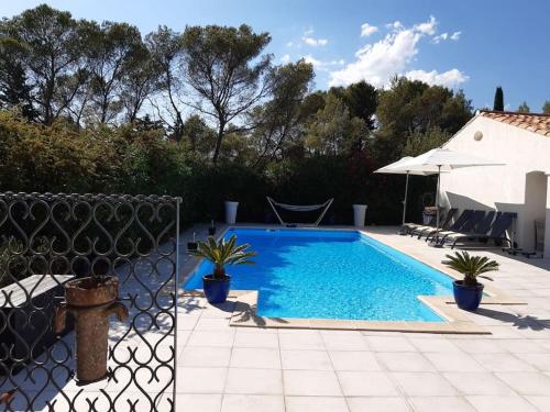 Magnifique villa avec piscine entre mer et golfs