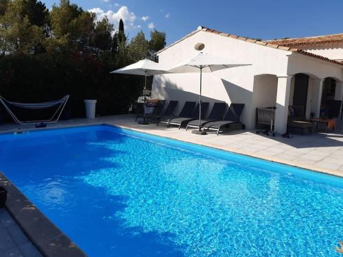 Magnifique villa avec piscine entre mer et golfs