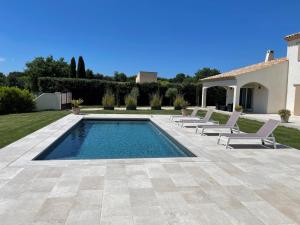 Magnifique villa avec piscine sur les hauteurs d’Aix en Provence