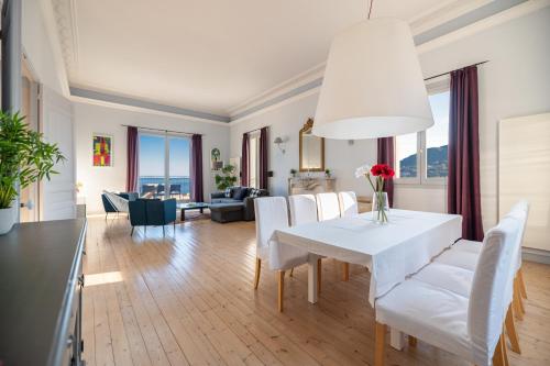 Magnifique Villa d'époque, avec vue imprenable sur Menton et la mer