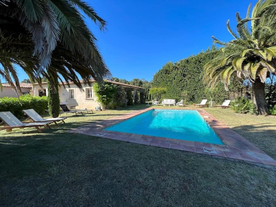 Magnifique villa vue mer avec piscine privée Domaine les Rives de Beauvallon, 83310 Grimaud