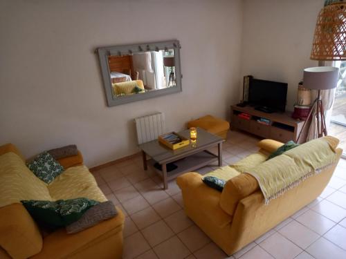 Maison 100m2, 3 chambres, jardin et piscine