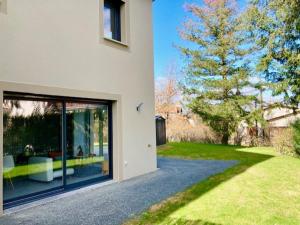 Maison 12 personnes à 20mn Lyon / 25mn eurexpo