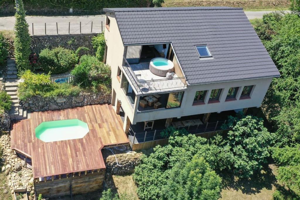 Maison 2-8prs, 3Chbrs,Piscine,Vue Château, SPA 8 Chemin du Bout des Vignes, 09000 Vernajoul