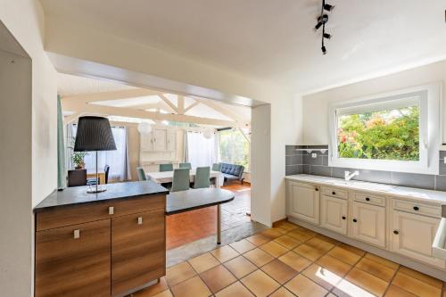 Maison 4 chambres au calme grand parking gratuit