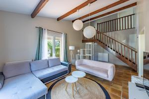Maison 4 chambres au calme grand parking gratuit