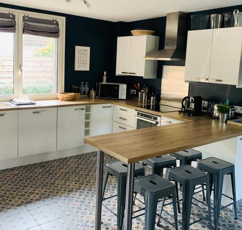 MAISON 4 CHAMBRES AVEC JARDIN & PARKING PRIVE