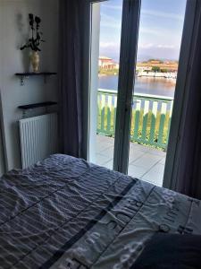 Maison au bord de l eau