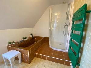 Maison avec jardin, véranda, WIFI à 400m de la mer à PERROS-GUIREC Réf - 321