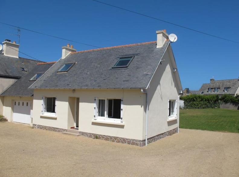 Maison avec jardin, WIFI, à 50m de la plage à TREGASTEL Ref-195 7, Rue de la Grève Rose, 22730 Trégastel