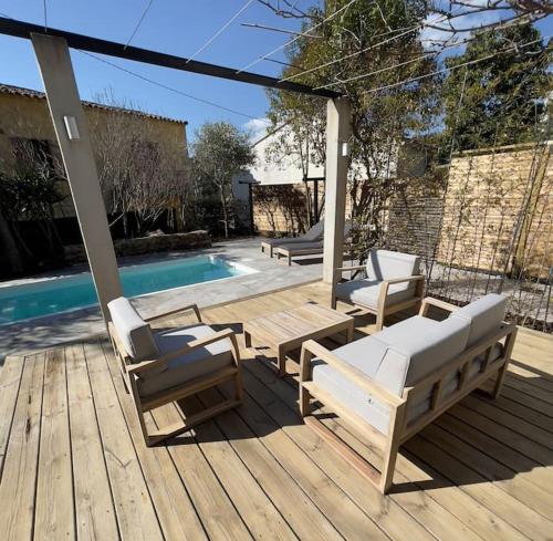 Maison avec piscine chauffée à 15mn de la plage
