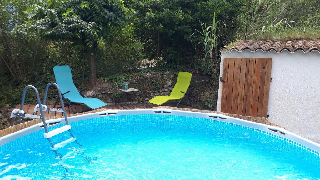 Maison avec piscine dans un magnifique village