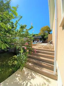 Maison avec piscine et parking à 1,3km des plages
