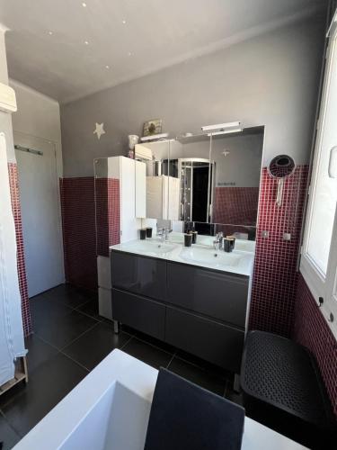 Maison avec piscine + jacuzzi extérieur