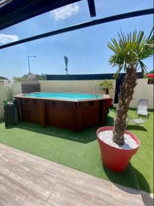 Maison avec piscine + jacuzzi extérieur