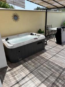 Maison avec piscine + jacuzzi extérieur