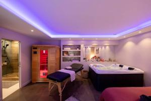 Villa MAISON AVEC SPA PRIVATIF ( JACUZZI ET SAUNA) 10 Rue du Grand Aulnois 60140 Bailleval Picardie