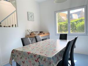 Maison avec WIFI, jardin, au centre ville de PERROS-GUIREC Réf - 933