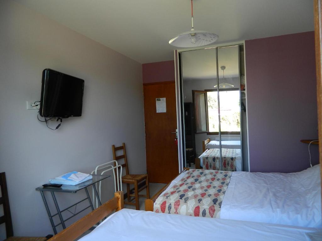 Maison bretonne rénovée avec WIFI et jardin clos à LANDRELLEC ref 249 22560 Pleumeur-Bodou