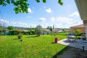 Maison chaleureuse avec jardin 1500m2