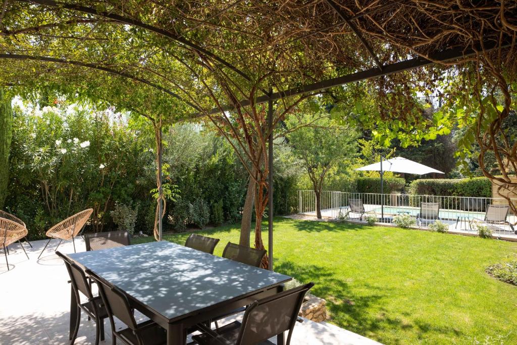 Maison Cocoon Lourmarin 6 personnes 15 Les Grandes Bastides, 84160 Lourmarin