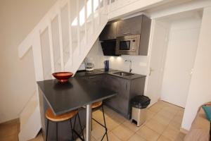 Maison d'angle climatisée dans résidence avec piscine commune , 4 couchages , 400 m de la plage de PORTIRAGNE LRJP121