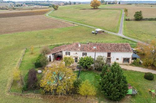 MAISON DE CAMPAGNE - PISCINE - WIFI - 520m2