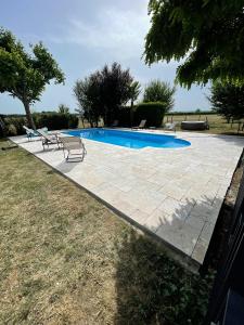 MAISON DE CAMPAGNE - PISCINE - WIFI - 520m2