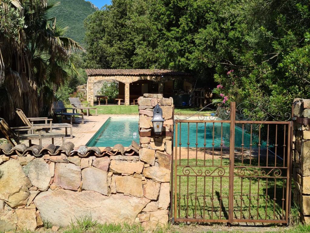 Villa Maison de caractère avec piscine Domaine Alzone 20100 Sartène