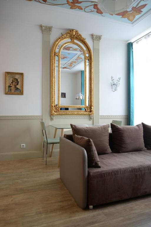 Maison de charme avec patio au coeur historique 30400 Villeneuve-lès-Avignon