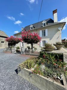 Villa Maison de maître LA ROSERAIE avec parc arboré 2 Chemin Lassus 64230 Bougarber Aquitaine