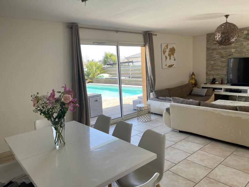 Villa Maison de vacances proches de Bordeaux 53 BIS Avenue de Jourdane 33440 Jourdane