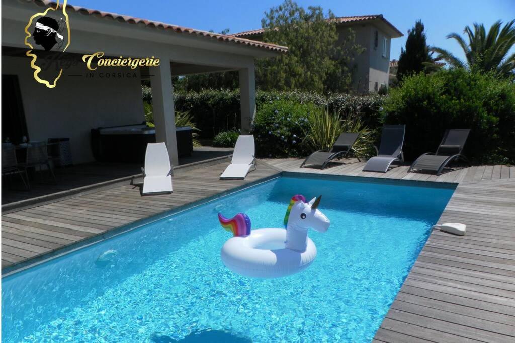 Maison de vacances T3 piscine jacuzzi privée 5 min Mer Suvera Torta, 20144 Sainte-Lucie-de-Porto-Vecchio