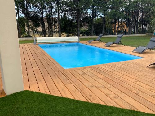 Maison de vacances10 pers piscine au calme 4 Etoiles