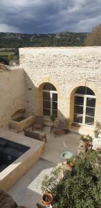 Maison de village de charme XVIIe avec piscine