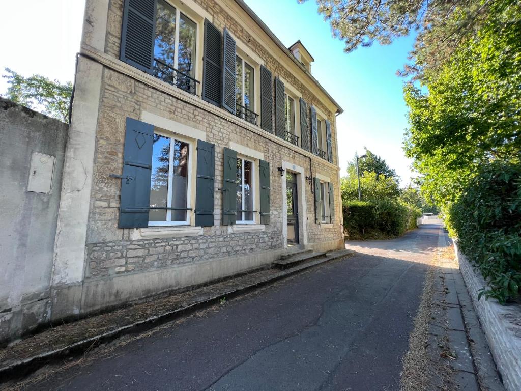 Villa Maison en pierre à 10 min du centre ville de Caen 1 Rue du Village 14111 Louvigny