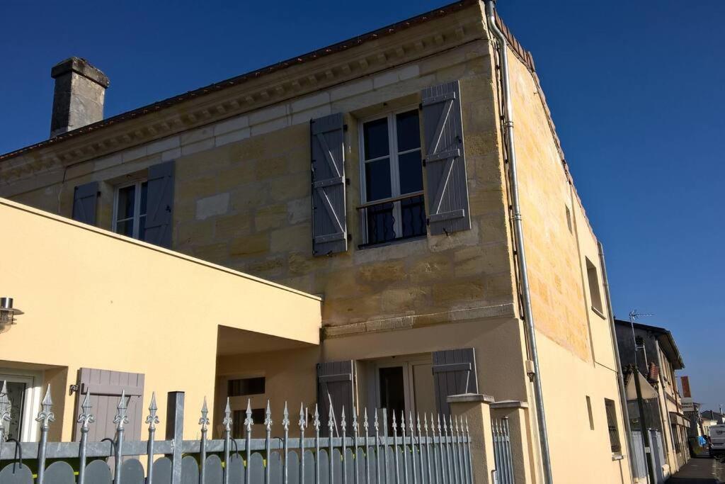 Villa Maison en Pierre conviviale, Proche de Bordeaux - 7 personnes 10 Rue Roger Lejard 33130 Bègles