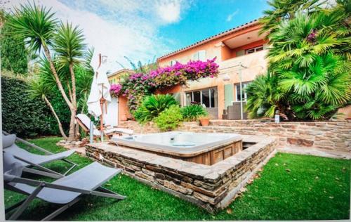 Maison Lavandou Saint Clair vue mer et restanques