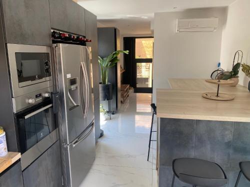 Maison lyon 8 / jardin /parking / studio indépendant