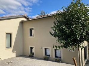 Maison neuve 12 pers à 20mn de Lyon/25mn Eurexpo