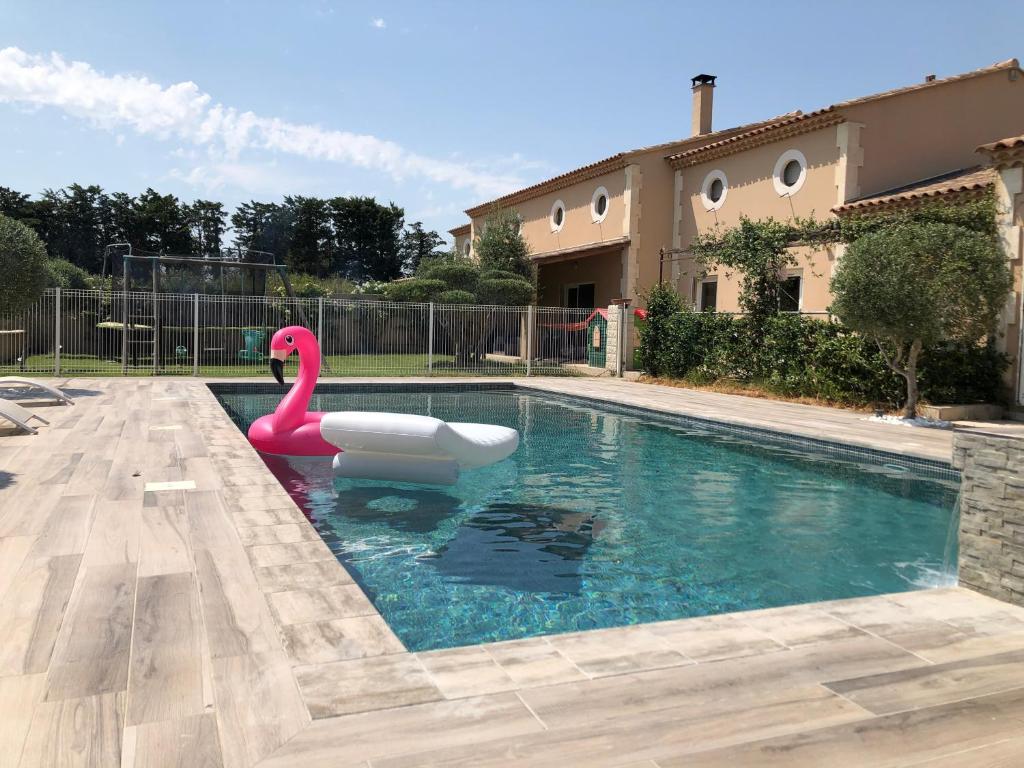 Villa Maison piscine privée boulodrome billard parking wifi Chemin de Servannes 13280 Arles