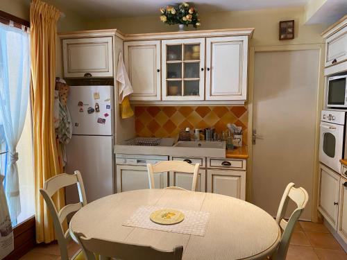 Maison provençale en campagne à Eguilles