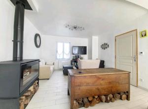 Maison spacieuse et lumineuse tout confort avec jardin à 5 mn Bayeux au calme proche plages du débarquement et Omaha Beach