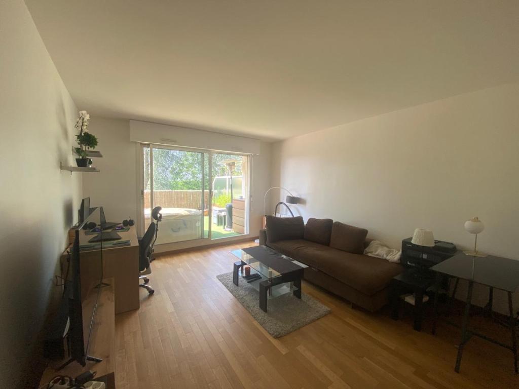 MAISON TERRASSE JARDIN SANS VIS-à-VIS PARKING ANIMAUX ACCEPTES