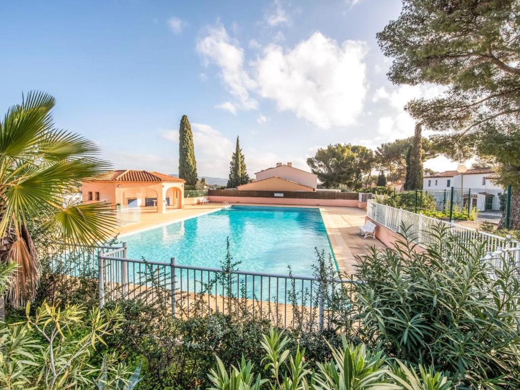 Maisonnette 6 personnes à 500 m de la plage Parking 6GOEL18 66420 Le Barcarès