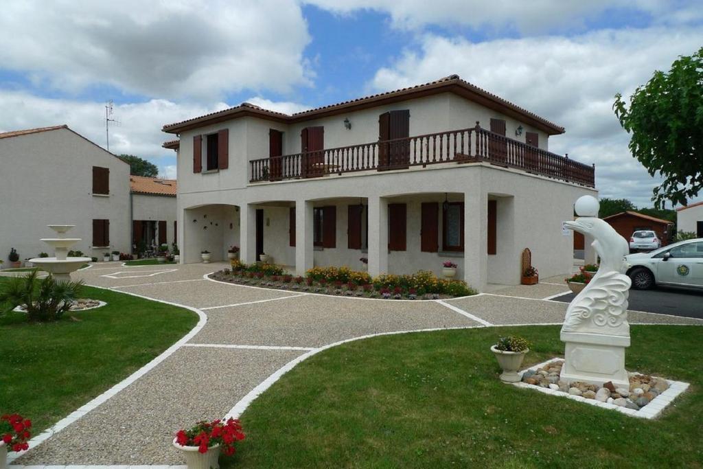 Maisonnette bretonne 100m de la mer avec jardin à TREGASTEL - Réf 18 22730 Trégastel