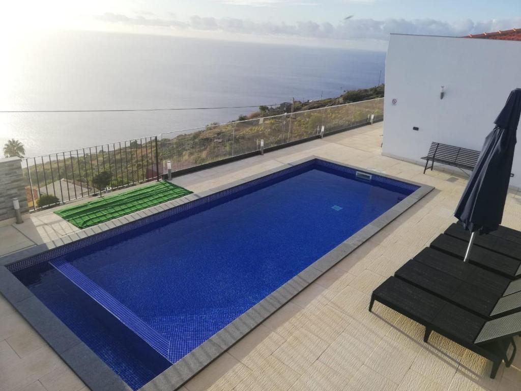 Majestic Seaview Villa Rua do Massapez, 46 D, 9370-391 Fajã da Ovelha