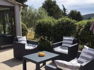 Majestic Villa in Montbrun with Private Heated Pool